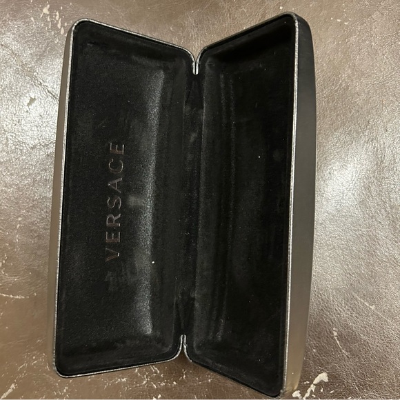 case - Picture 2 of 2